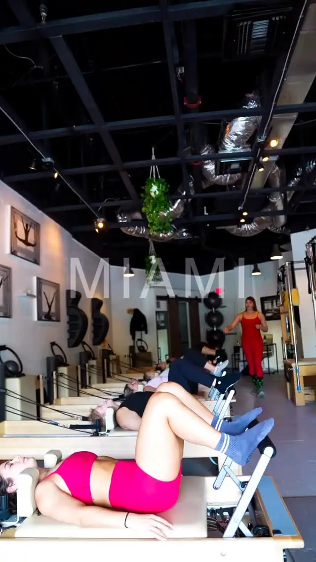 🇪🇸 ESPAÑOL

En Art in Movement Miami, nos esforzamos cada día por dar lo mejor de nuestro estudio.
Contamos con maestros instructores altamente capacitados y con gran experiencia, lo que nos permite brindar servicio, confianza y seguridad en cada una de nuestras prácticas diarias. 💪✨
#ArtInMovement #PilatesMiami #Wellness #ConsciousMovement #PilatesStudio #MiamiLife

⸻

🇺🇸 ENGLISH

At Art in Movement Miami, we strive every day to give the very best of our studio.
We have highly trained and experienced instructors, allowing us to provide quality, confidence, and safety in all our daily practices. 💪✨
#ArtInMovement #PilatesMiami #Wellness #MindfulMovement #PilatesStudio #MiamiVibes