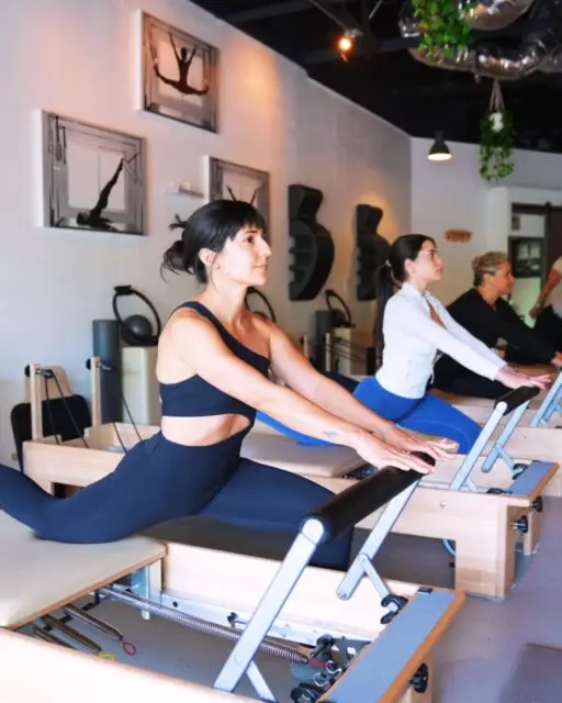 MOVE — SHARE — EVOLVE ✨
At AIM – Art In Movement, we believe movement isn’t just something you do, it’s something that becomes part of who you are. 🧠💪💫

And because your journey matters, we want your feedback!
Tell us how you feel, what’s changing, what you love, and what we can do better. 🗣️🤸‍♀️

Your voice helps us improve, grow, and create the best experience for YOU.
Let’s keep moving — together. 🧡

👇 Drop your thoughts, send a message, or tell your instructor after class!
#AIMCommunity #MoveWithPurpose #PilatesLife

⸻

📍ESPAÑOL — POST

MOVER — COMPARTIR — EVOLUCIONAR ✨
En AIM – Arte en Movimiento creemos que el movimiento no es algo que solo se hace, ¡es algo que se convierte en parte de tu vida! 🧠💪💫

Y porque tu proceso importa, queremos tu feedback
Cuéntanos cómo te sientes, qué ha cambiado, qué amas y qué podemos mejorar. 🗣️🤸‍♀️

Tu voz nos ayuda a mejorar, crecer y crear la mejor experiencia para TI.
Sigamos moviéndonos — juntos. 🧡

👇 Déjanos tu comentario, envíanos un mensaje o cuéntale a tu instructor después de clase.
AIMComunidad ArteEnMovimiento PilatesParaLaVida